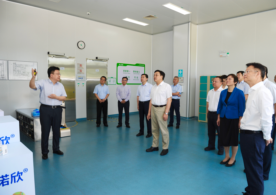 冯飞调研jpg(1).png